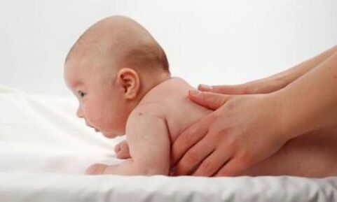 Cauza osteocondrozei coloanei cervicale la copii poate fi ereditatea